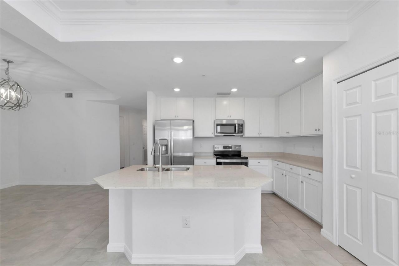 18008 Gawthrop Drive, Unit 101, Lakewood Ranch, FL 34211 Photo