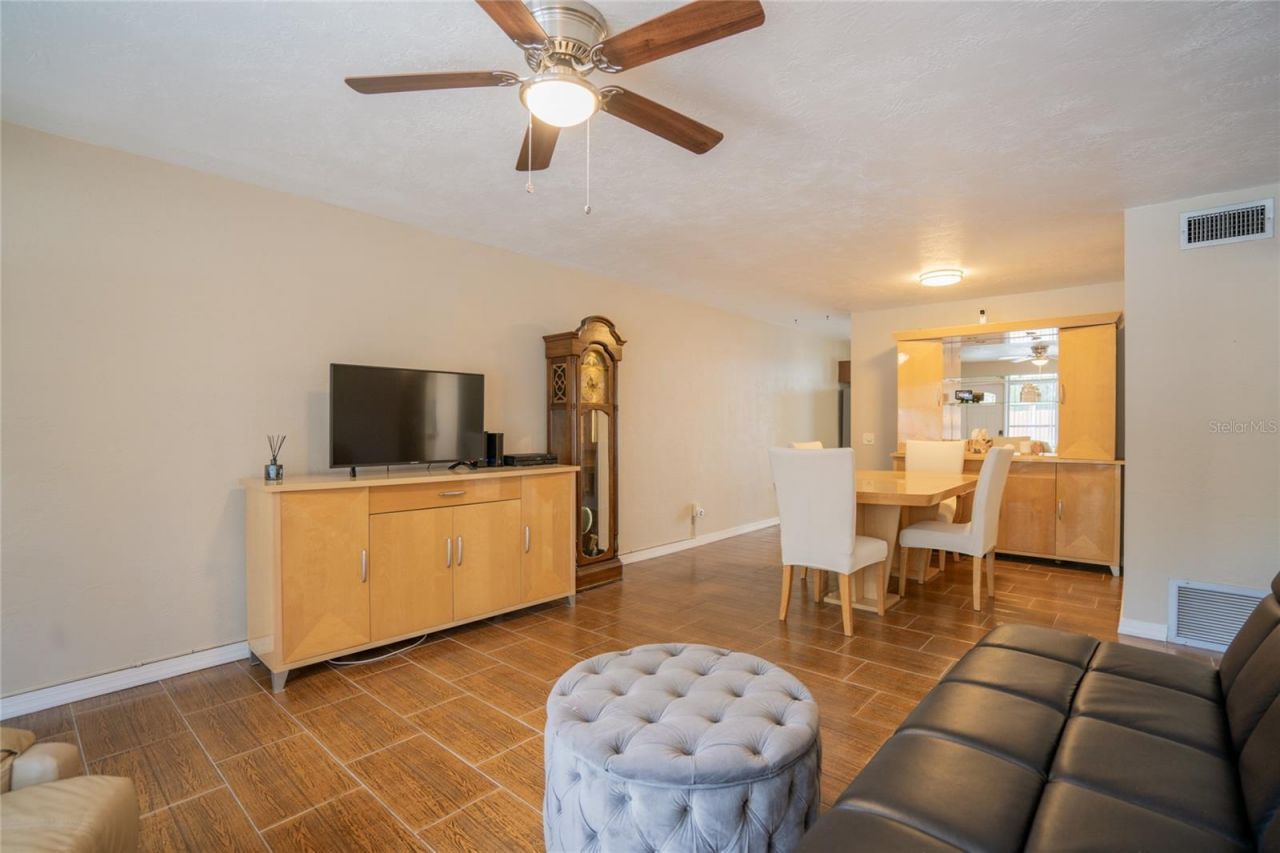 4150 55th Street N, Unit 1116, Kenneth City, FL 33709 Photo