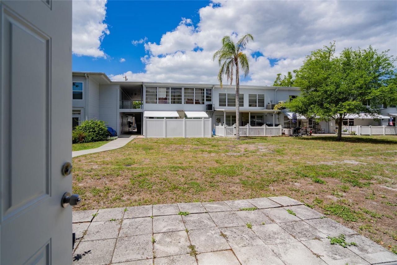 4150 55th Street N, Unit 1116, Kenneth City, FL 33709 Photo