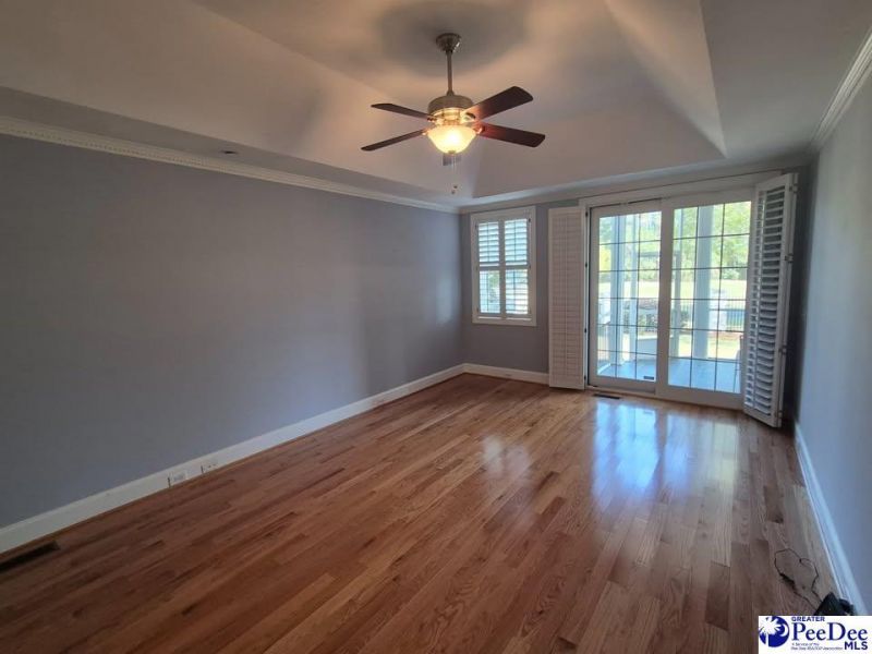 2979 Middlecoff Ln Photo 8