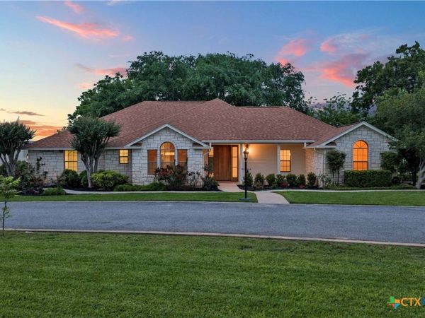 406 Ancient Oaks Drive , Marble Falls, TX 78654