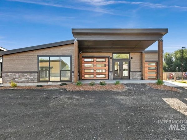 362 W London St, Middleton, ID 83644