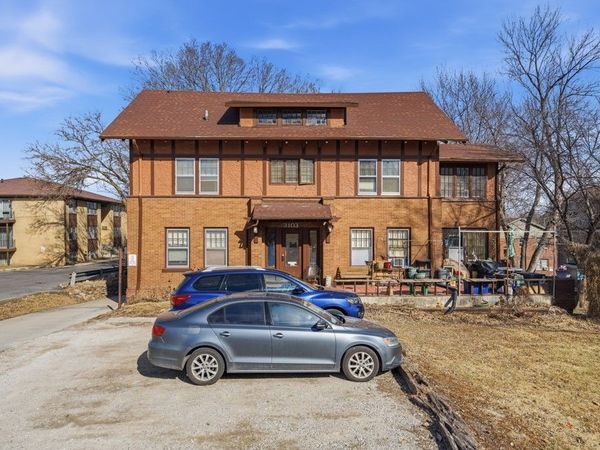 3103 Grand Avenue, Des Moines, IA 50312