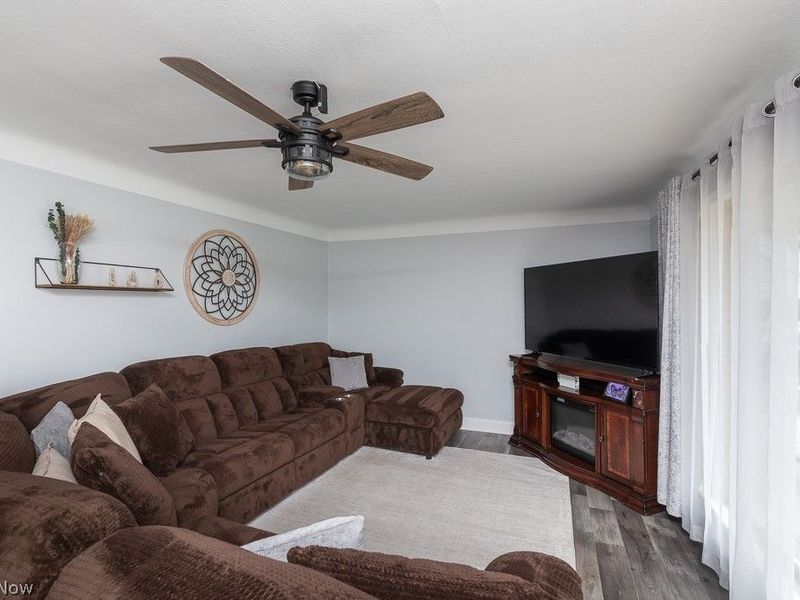 3724 E Wallings Road , Broadview Heights, OH 44147 Photo 3