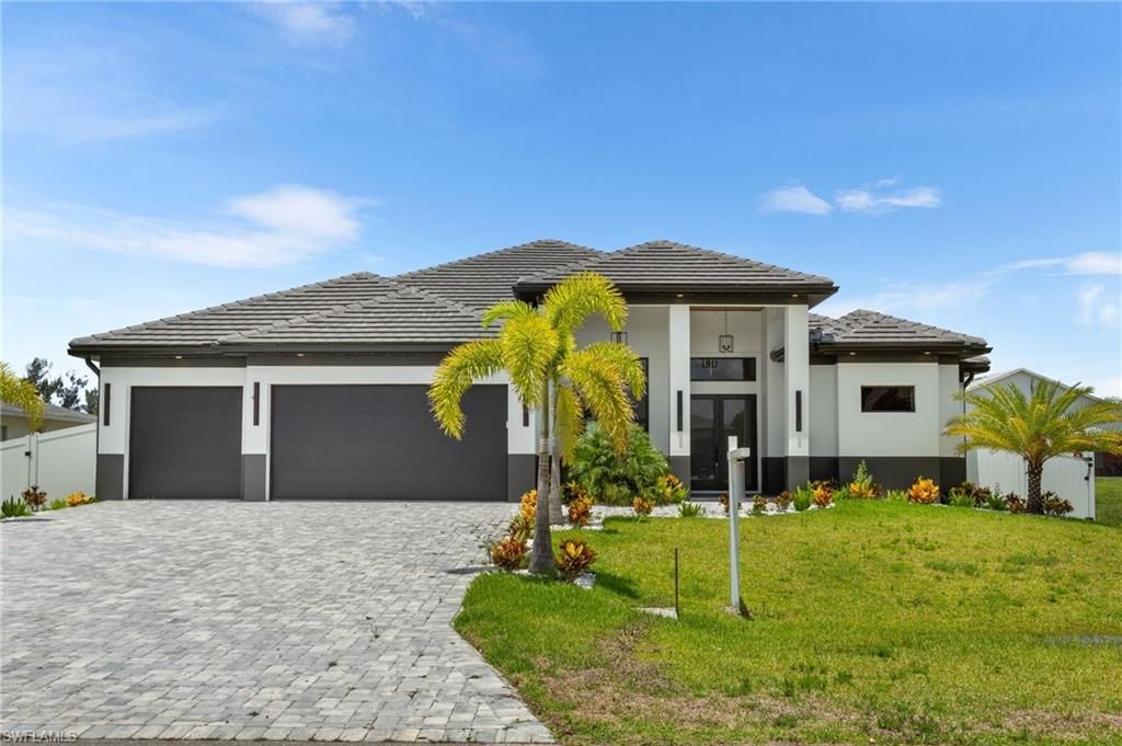 10 SW 33rd Ave, Cape Coral, FL 33991 Photo