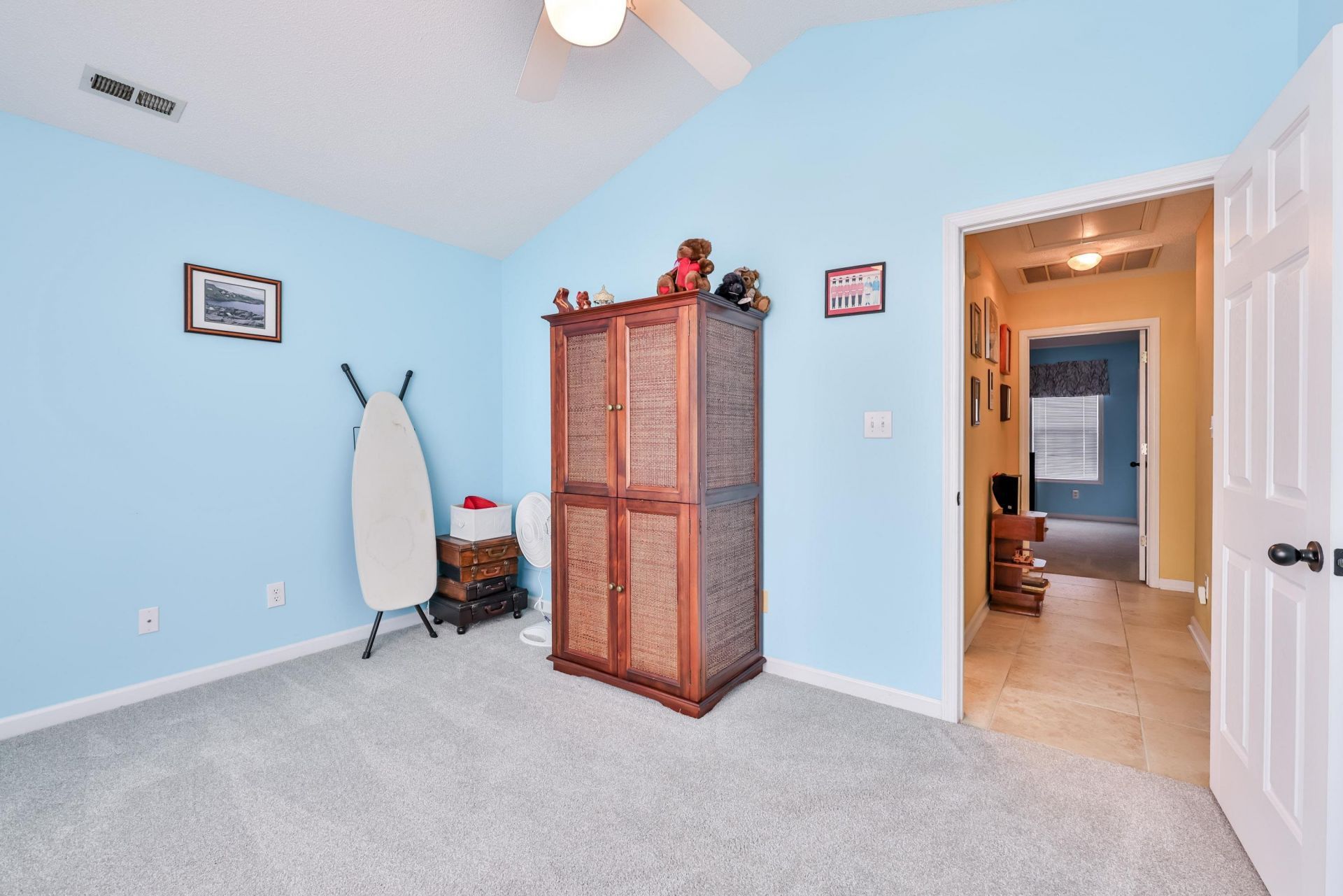 893 Castlewood Dr.  Photo 16