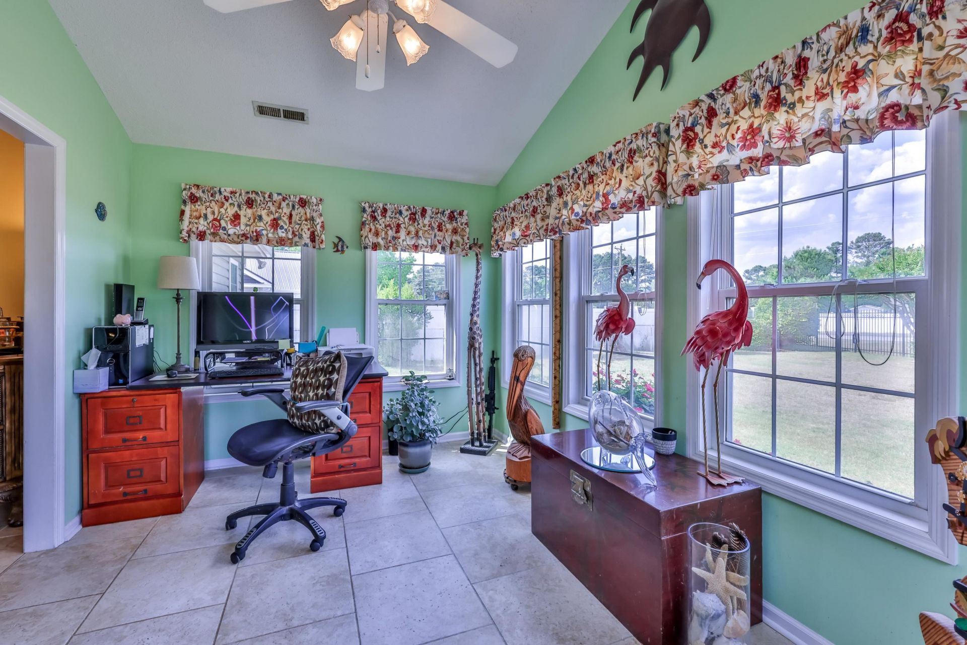 893 Castlewood Dr.  Photo 18