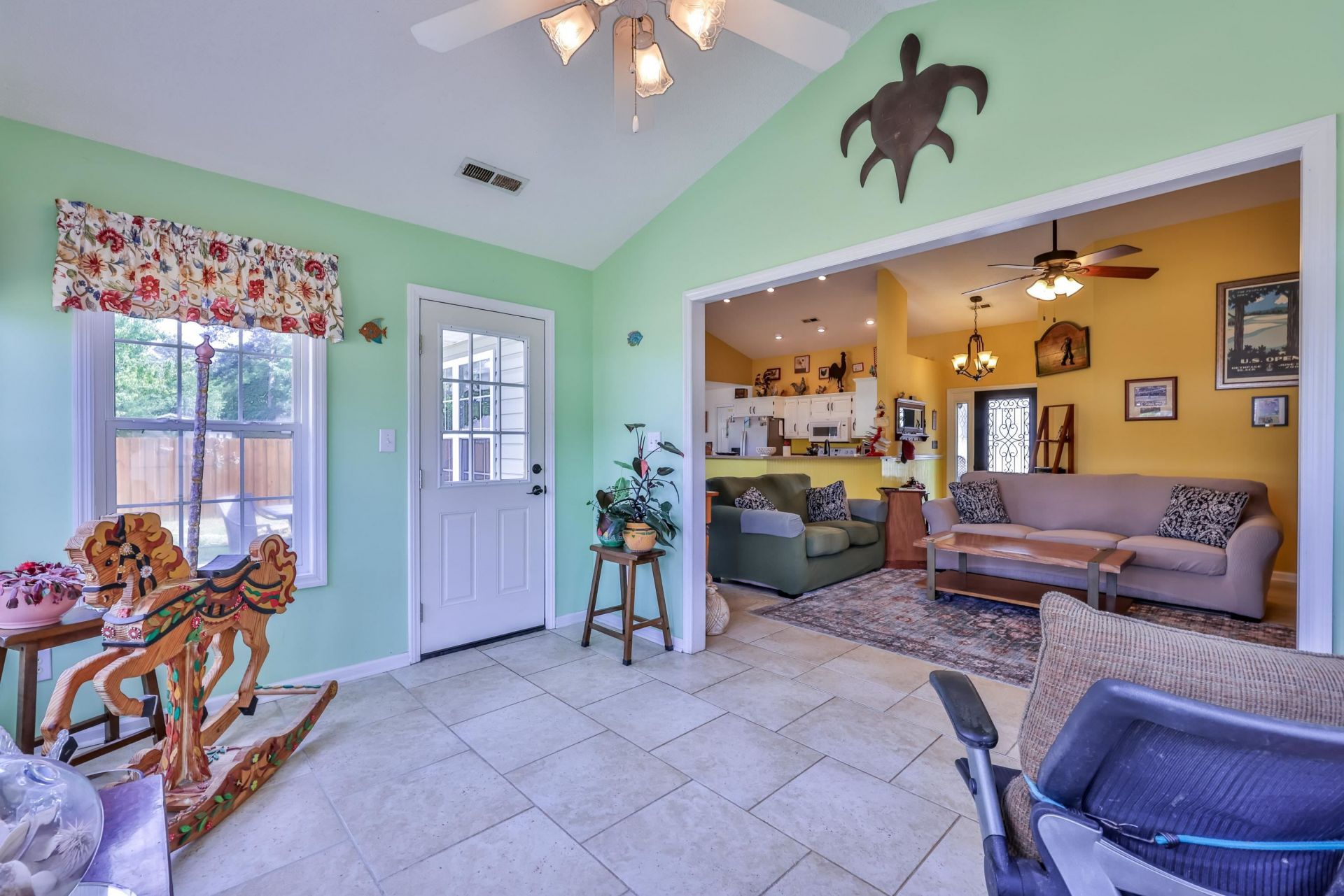 893 Castlewood Dr.  Photo 19