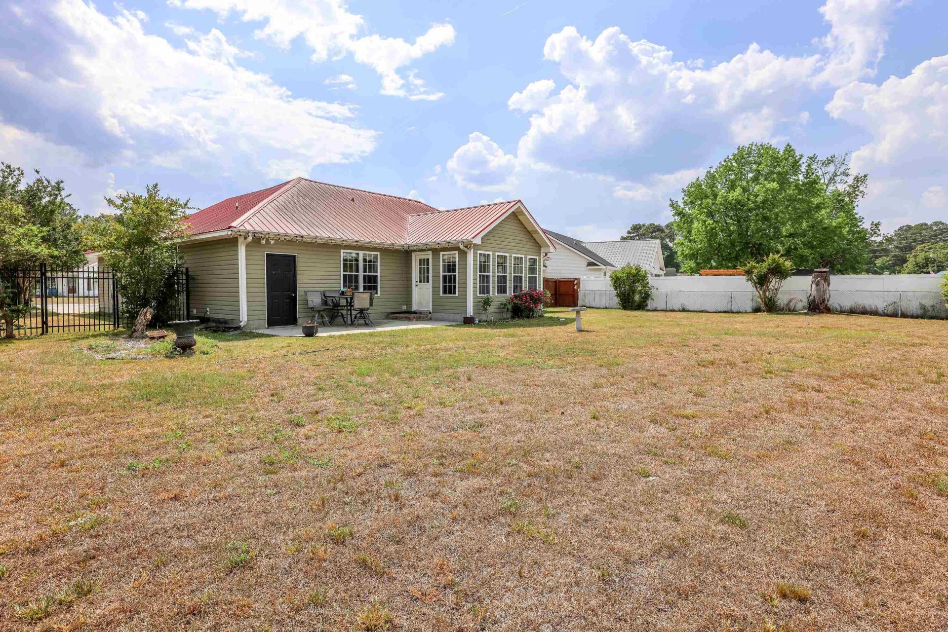 893 Castlewood Dr.  Photo 26