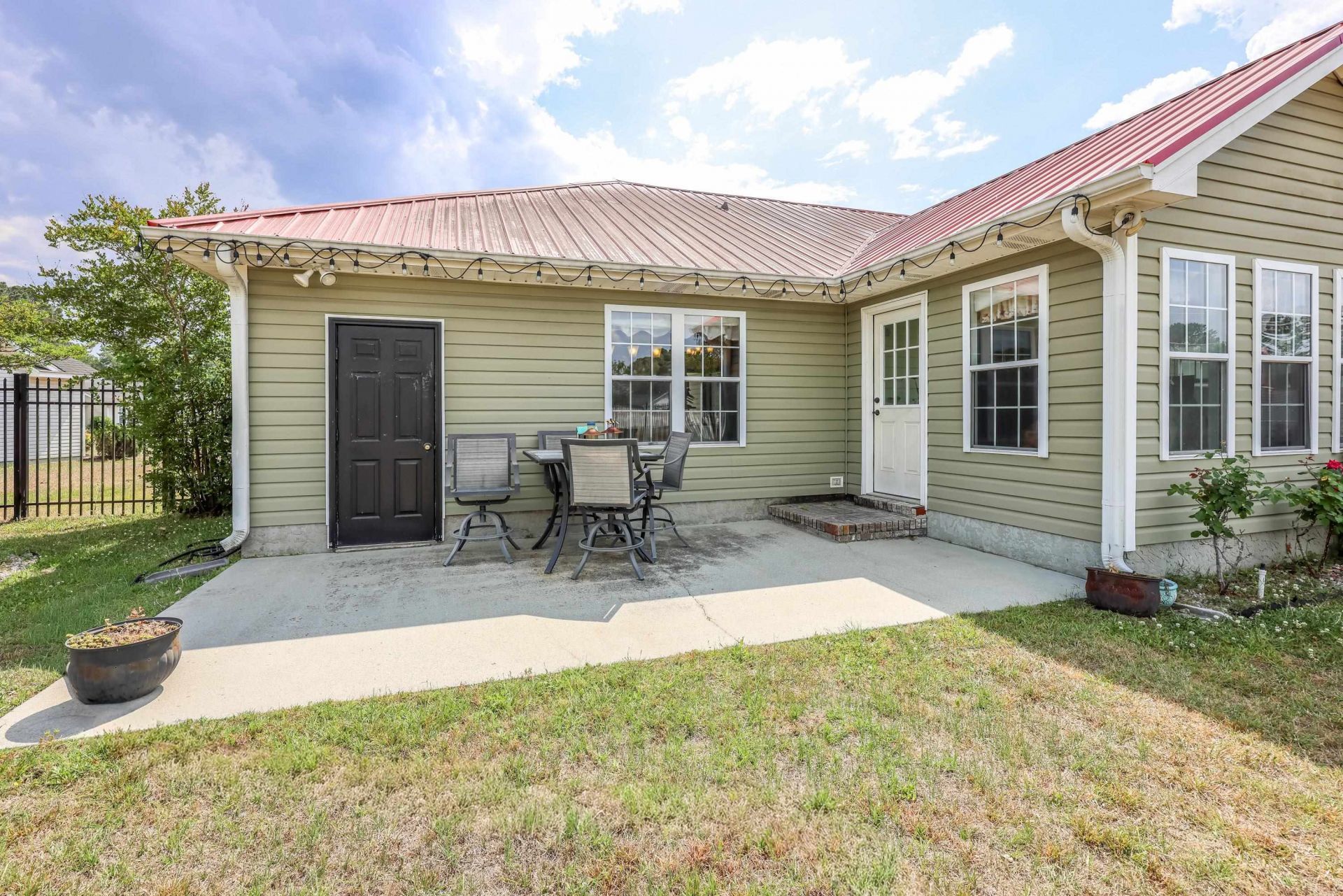 893 Castlewood Dr.  Photo 28