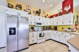 893 Castlewood Dr.  photo 4