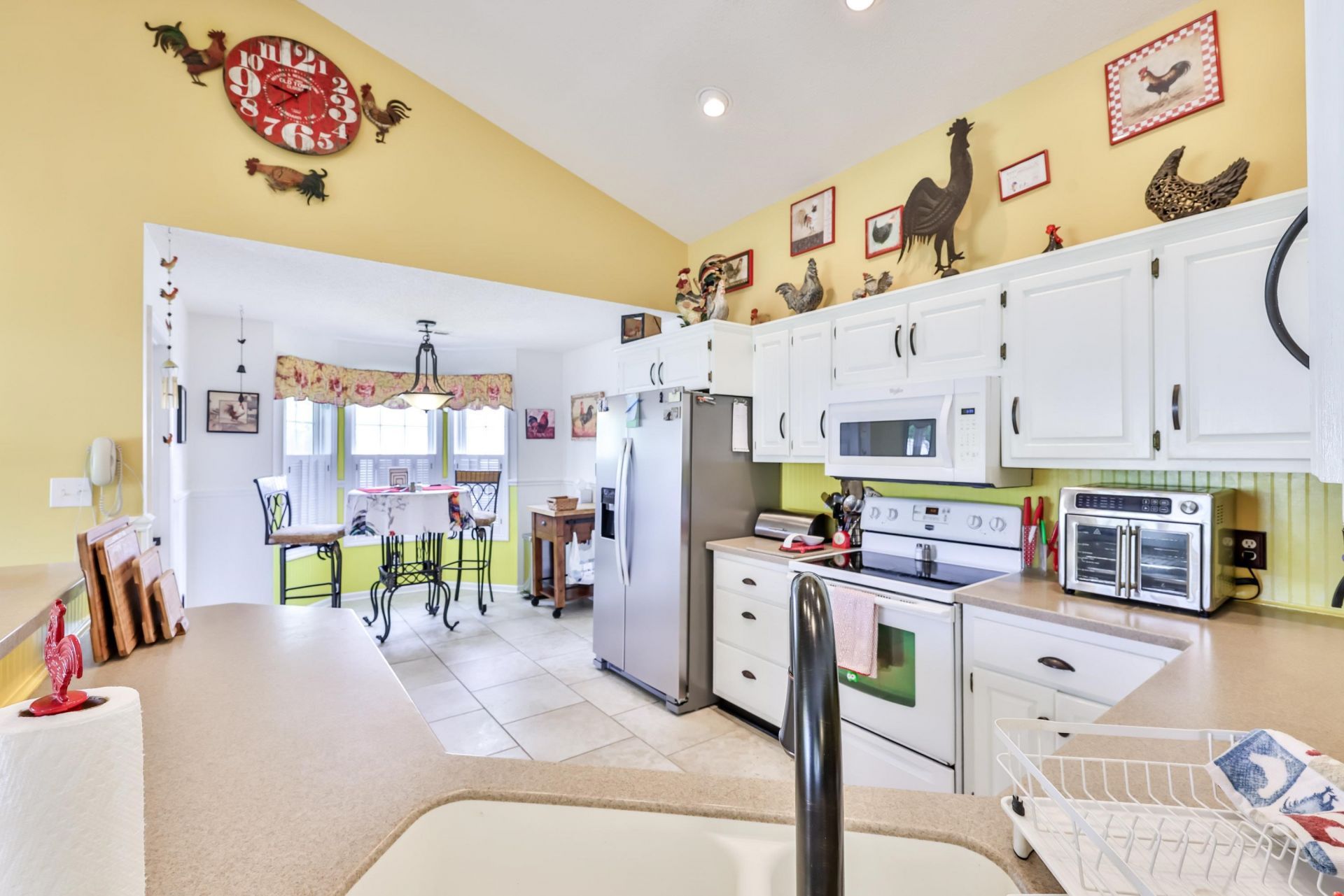 893 Castlewood Dr.  Photo 6
