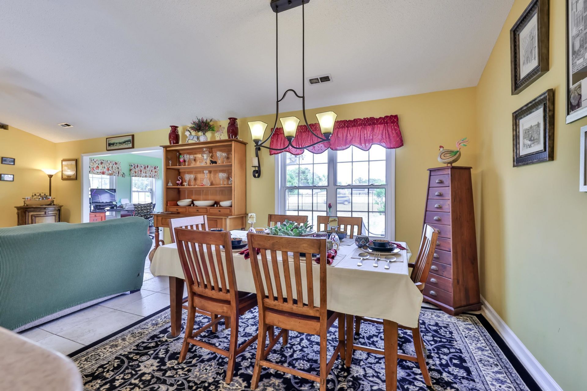 893 Castlewood Dr.  Photo 8