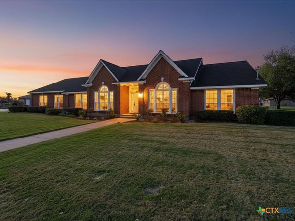 714 Louisiana Avenue , Shiner, TX 77984