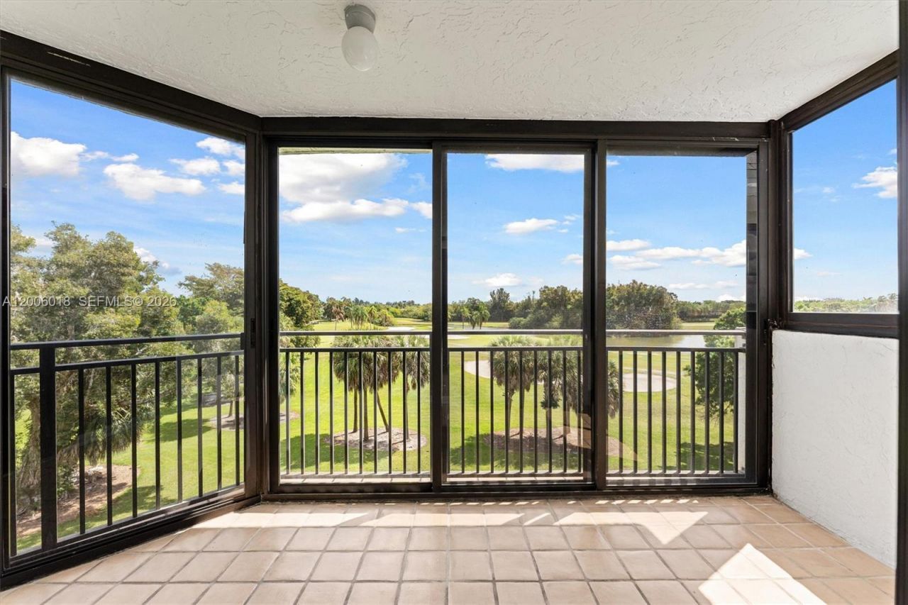16171 Blatt Blvd, Unit 401, Weston, FL 33326 Photo