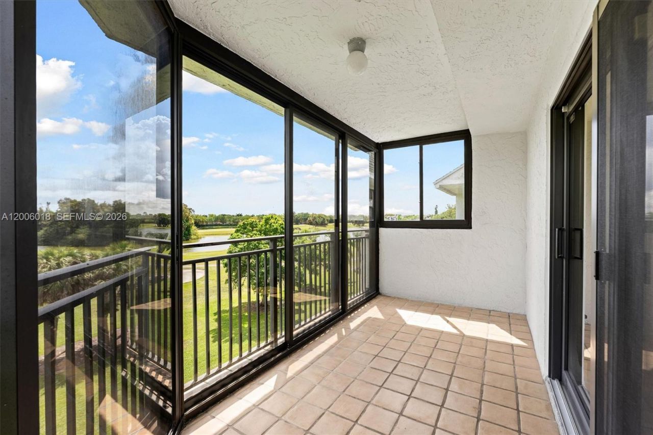 16171 Blatt Blvd, Unit 401, Weston, FL 33326 Photo