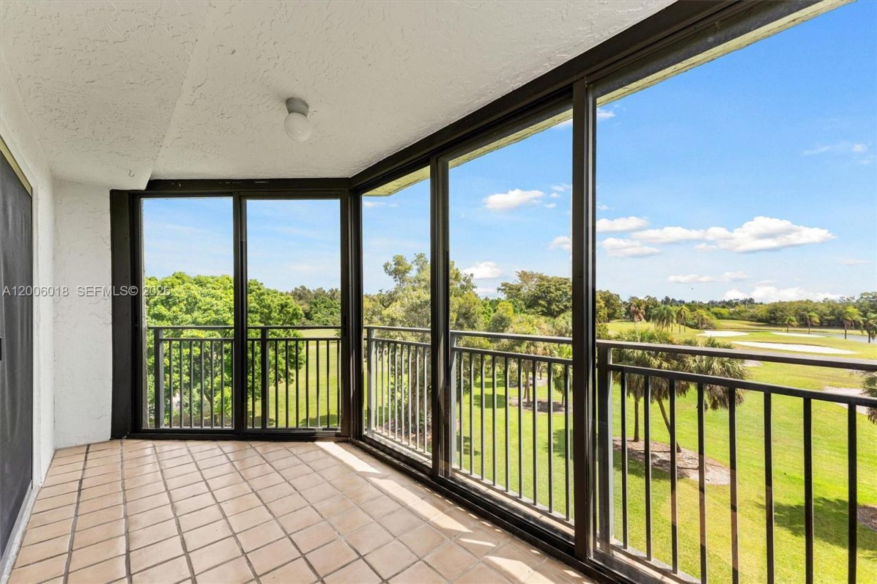 16171 Blatt Blvd, Unit 401, Weston, FL 33326 Photo