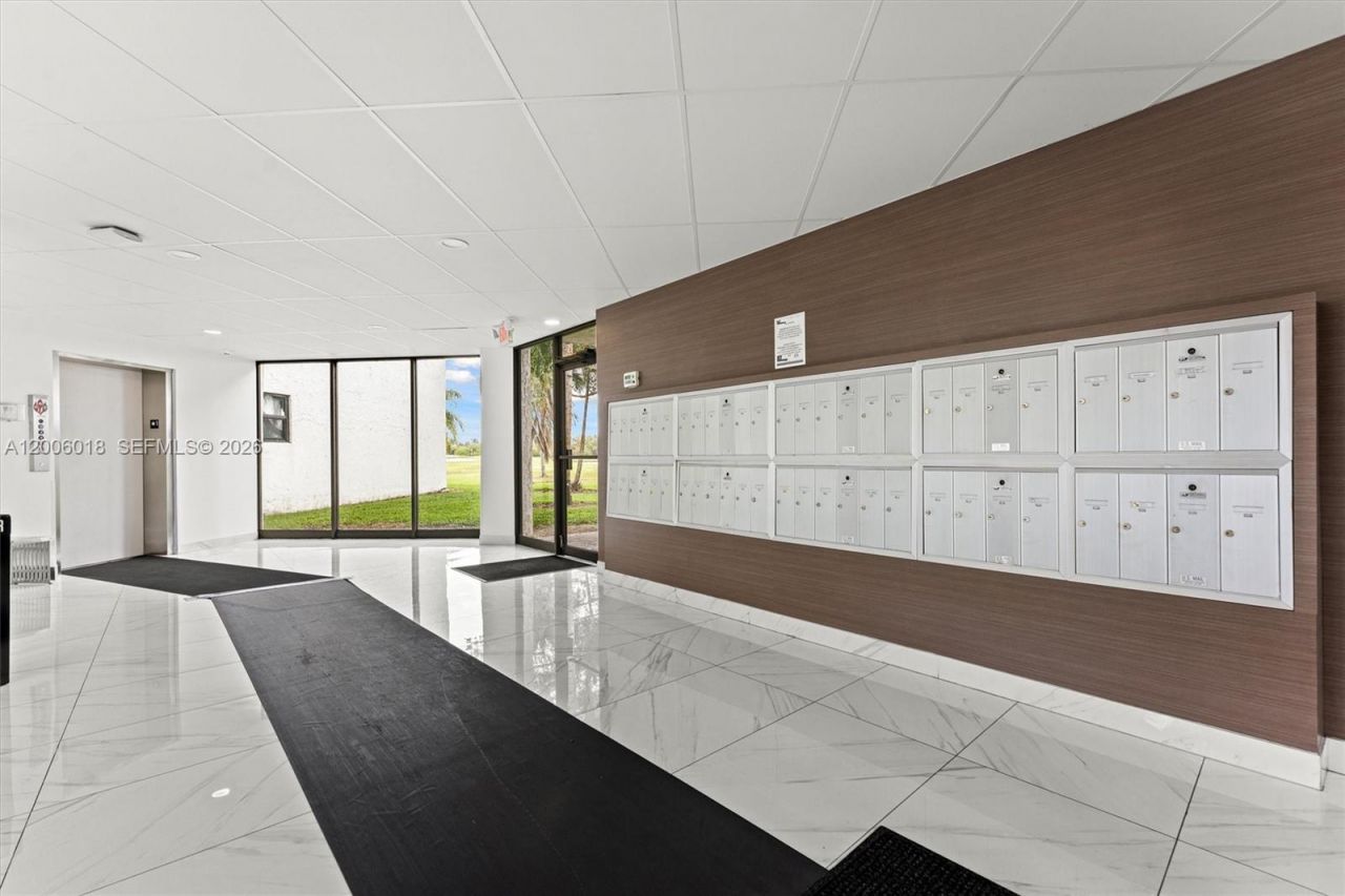 16171 Blatt Blvd, Unit 401, Weston, FL 33326 Photo