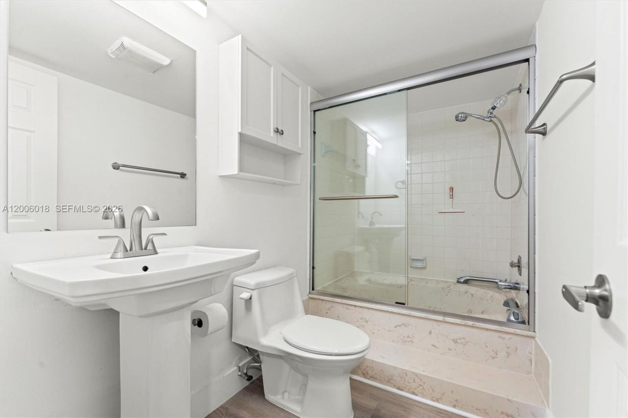 16171 Blatt Blvd, Unit 401, Weston, FL 33326 Photo