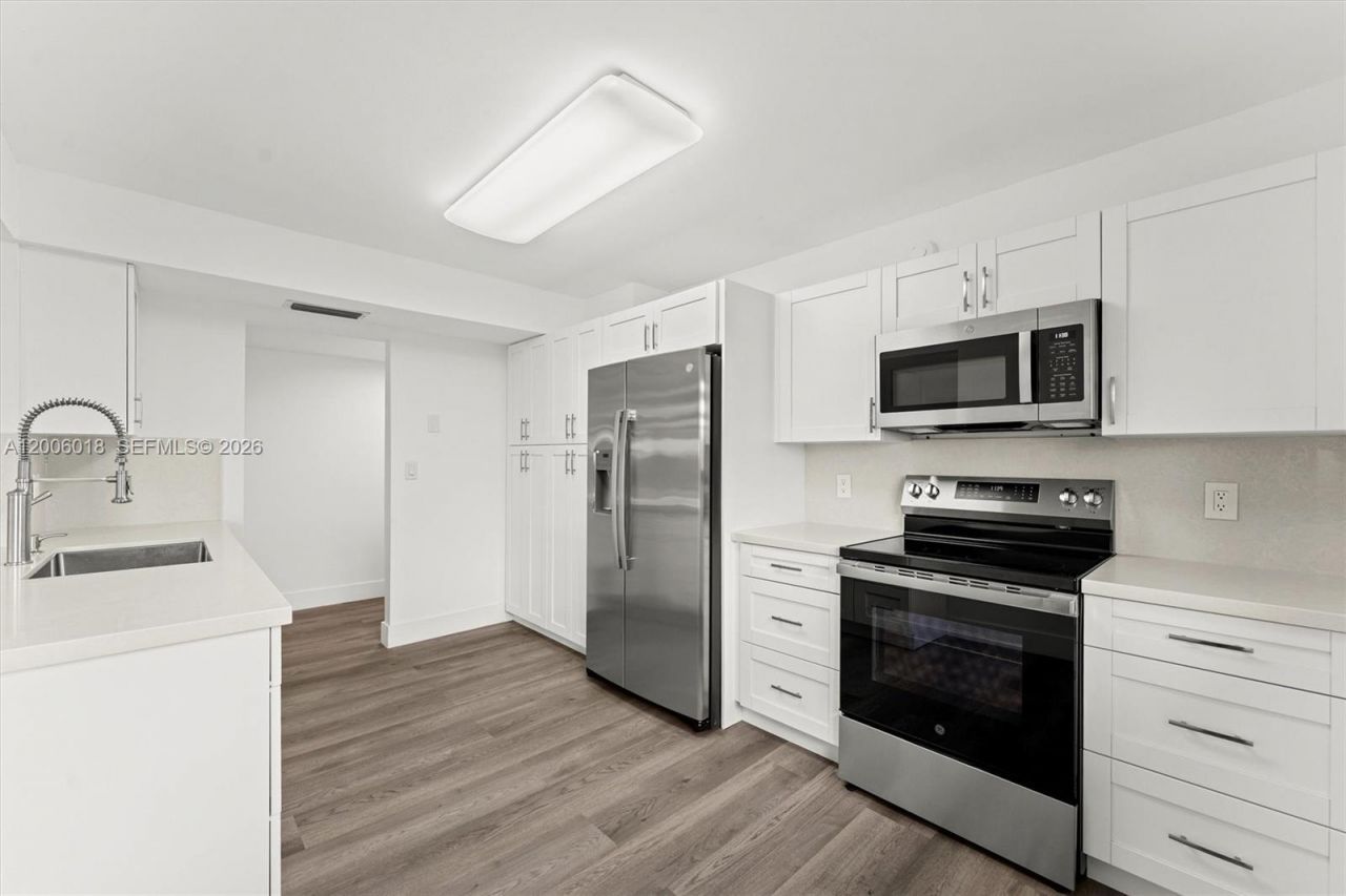 16171 Blatt Blvd, Unit 401, Weston, FL 33326 Photo