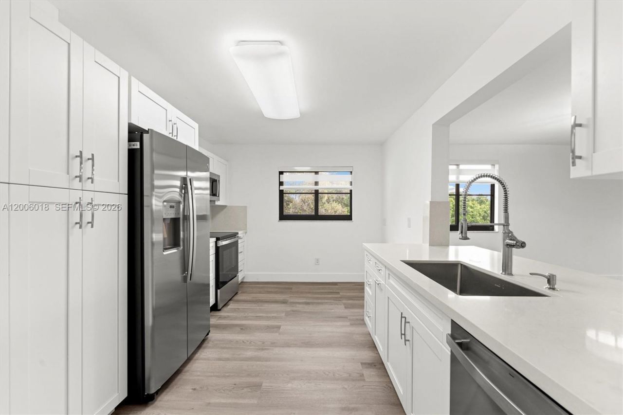 16171 Blatt Blvd, Unit 401, Weston, FL 33326 Photo