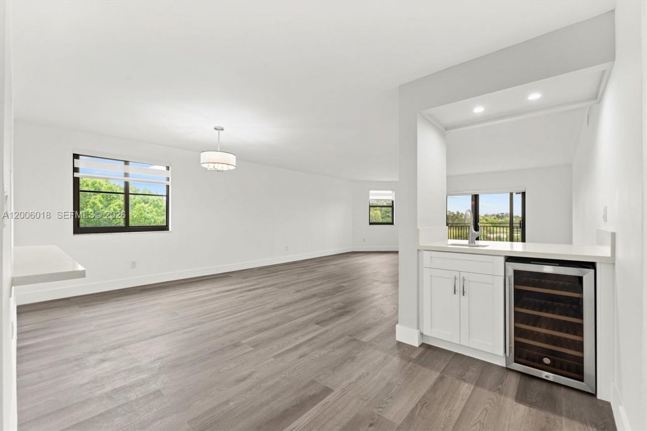 16171 Blatt Blvd, Unit 401, Weston, FL 33326 Photo