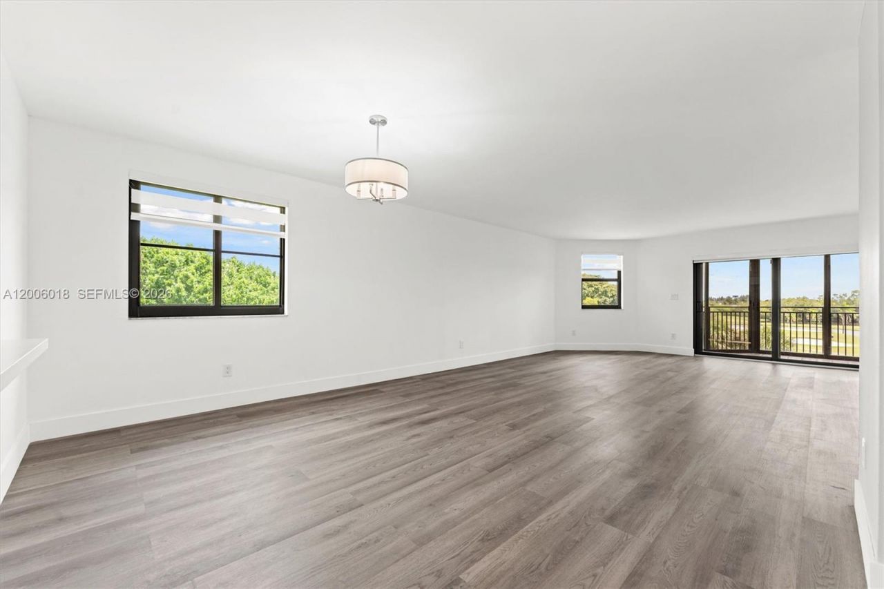 16171 Blatt Blvd, Unit 401, Weston, FL 33326 Photo