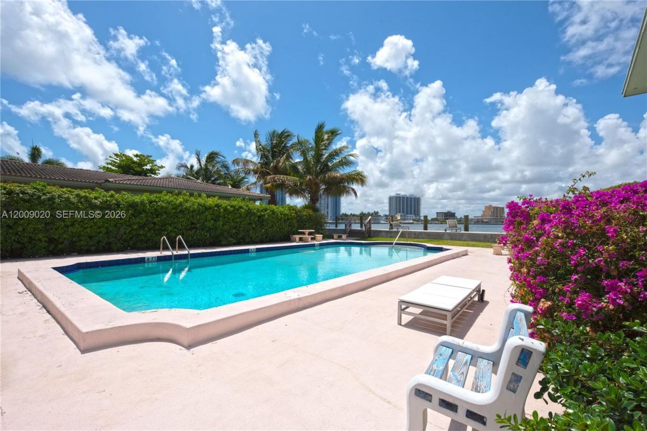 2250 Bay Dr , Unit 4, Miami Beach, FL 33141 Photo