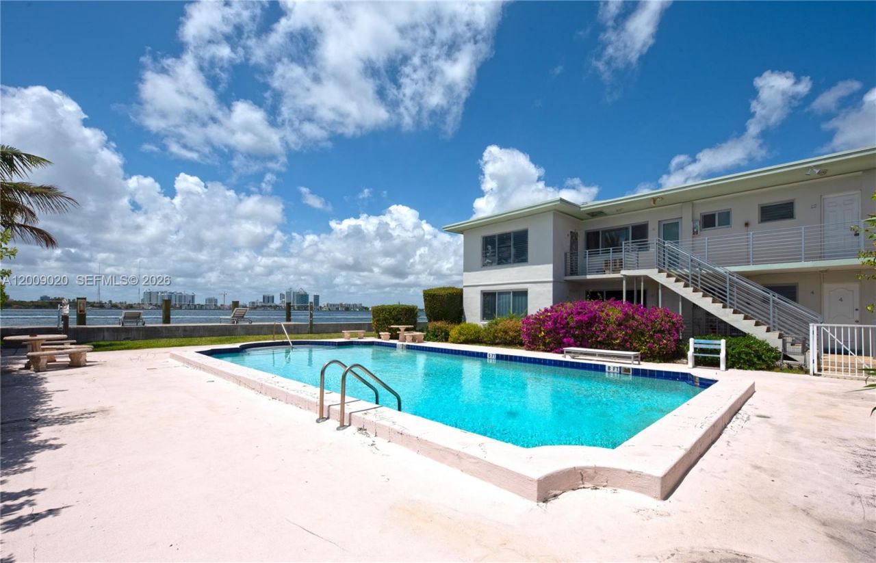 2250 Bay Dr , Unit 4, Miami Beach, FL 33141 Photo