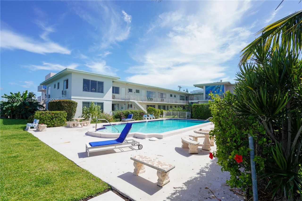 2250 Bay Dr , Unit 4, Miami Beach, FL 33141 Photo