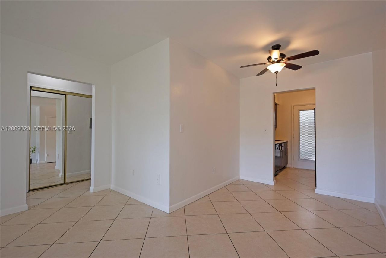2250 Bay Dr , Unit 4, Miami Beach, FL 33141 Photo