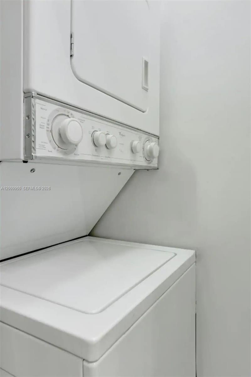 1200 Brickell Bay Dr , Unit 1404, Miami, FL 33131 Photo