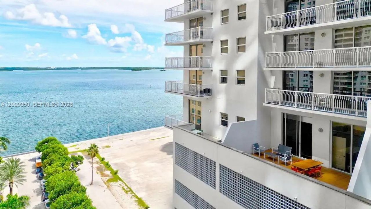 1200 Brickell Bay Dr , Unit 1404, Miami, FL 33131 Photo