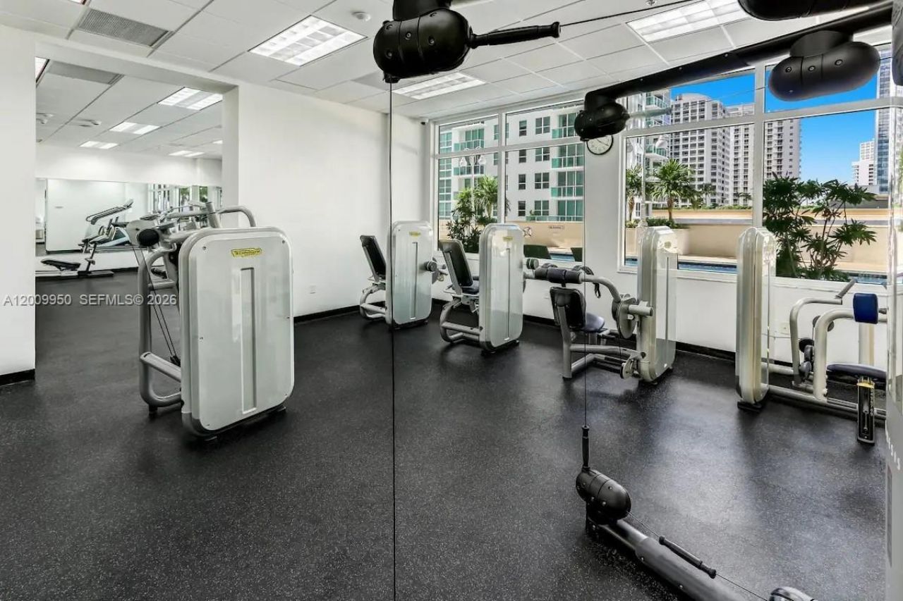 1200 Brickell Bay Dr , Unit 1404, Miami, FL 33131 Photo