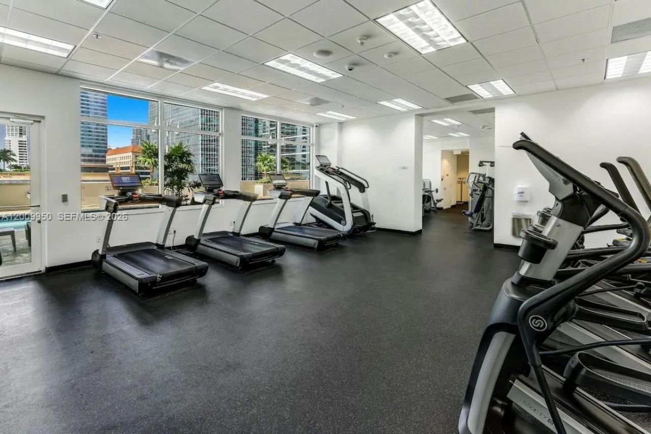 1200 Brickell Bay Dr , Unit 1404, Miami, FL 33131 Photo