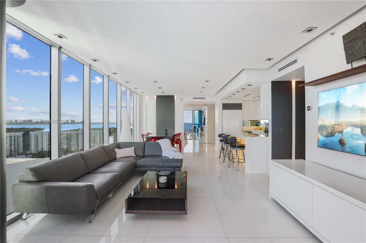 6899 Collins Ave, Unit 2208, Miami Beach, FL 33141 Photo
