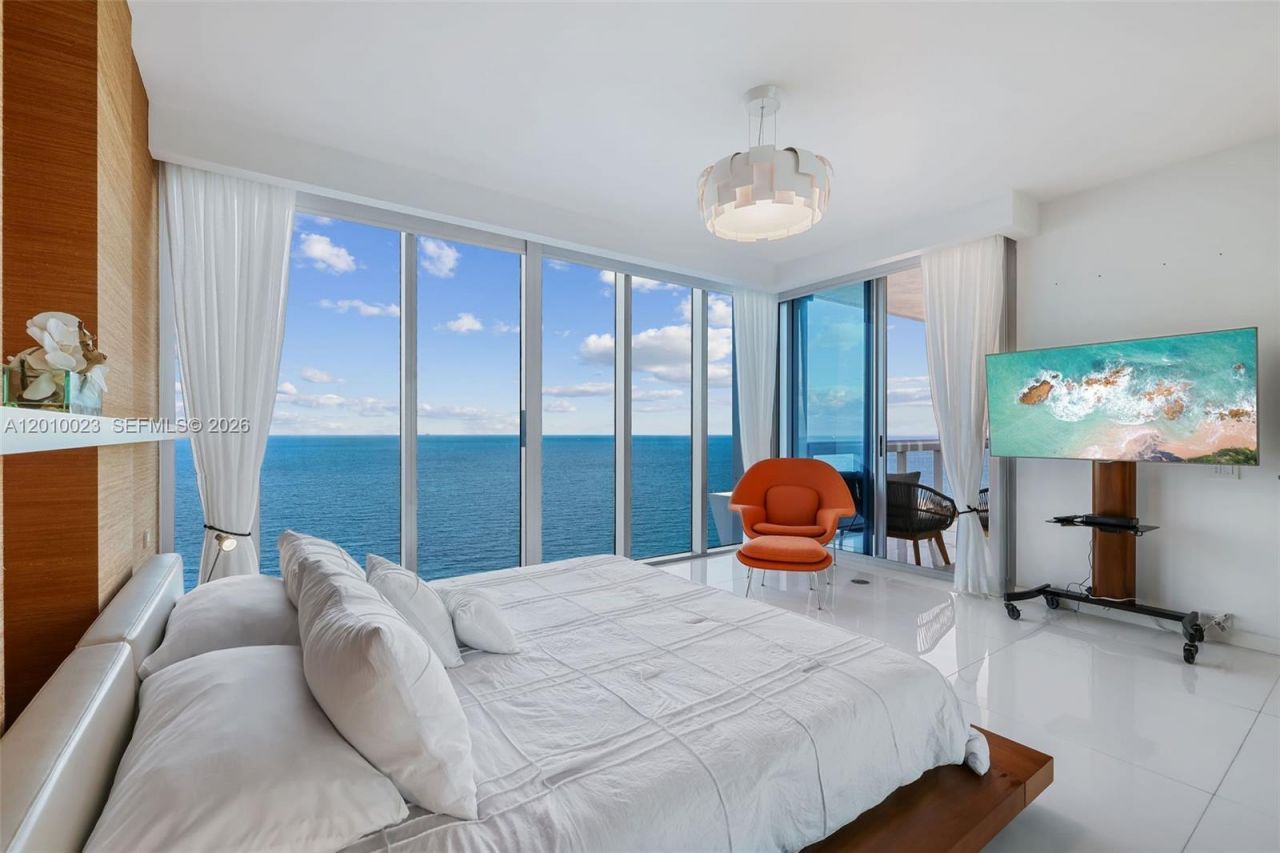 6899 Collins Ave, Unit 2208, Miami Beach, FL 33141 Photo