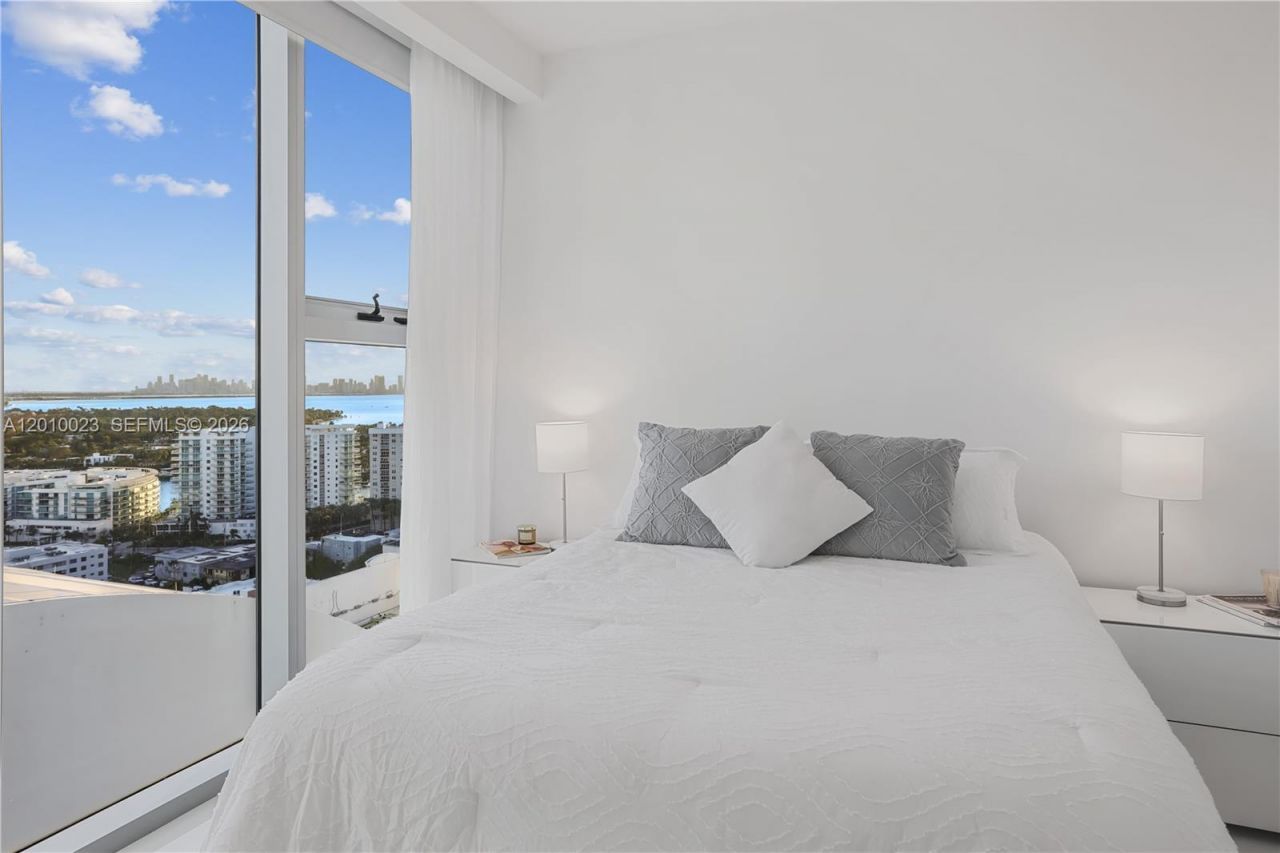 6899 Collins Ave, Unit 2208, Miami Beach, FL 33141 Photo