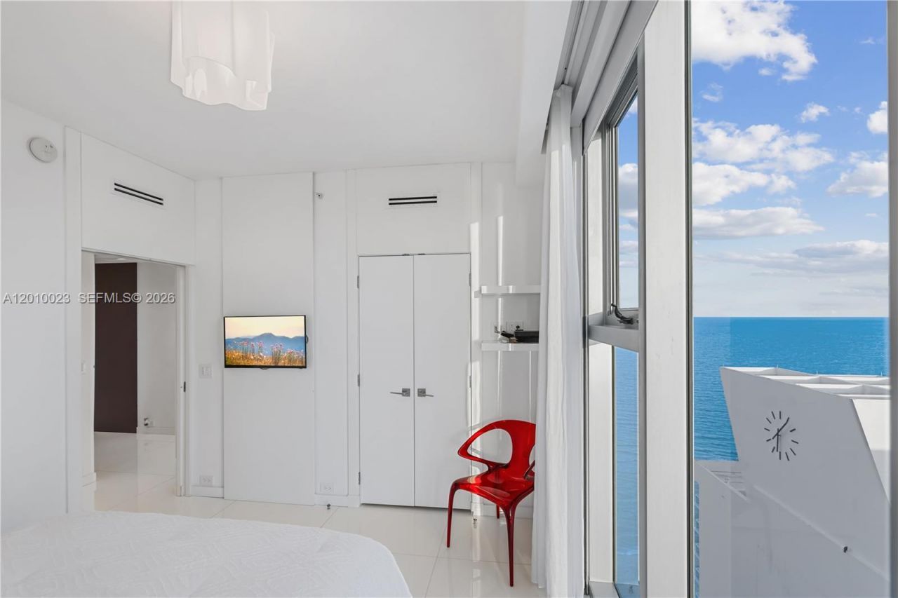 6899 Collins Ave, Unit 2208, Miami Beach, FL 33141 Photo