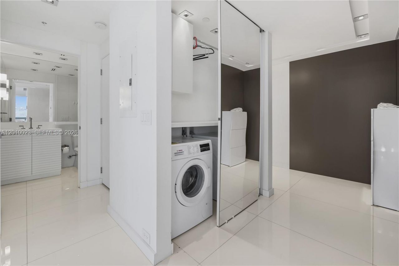 6899 Collins Ave, Unit 2208, Miami Beach, FL 33141 Photo