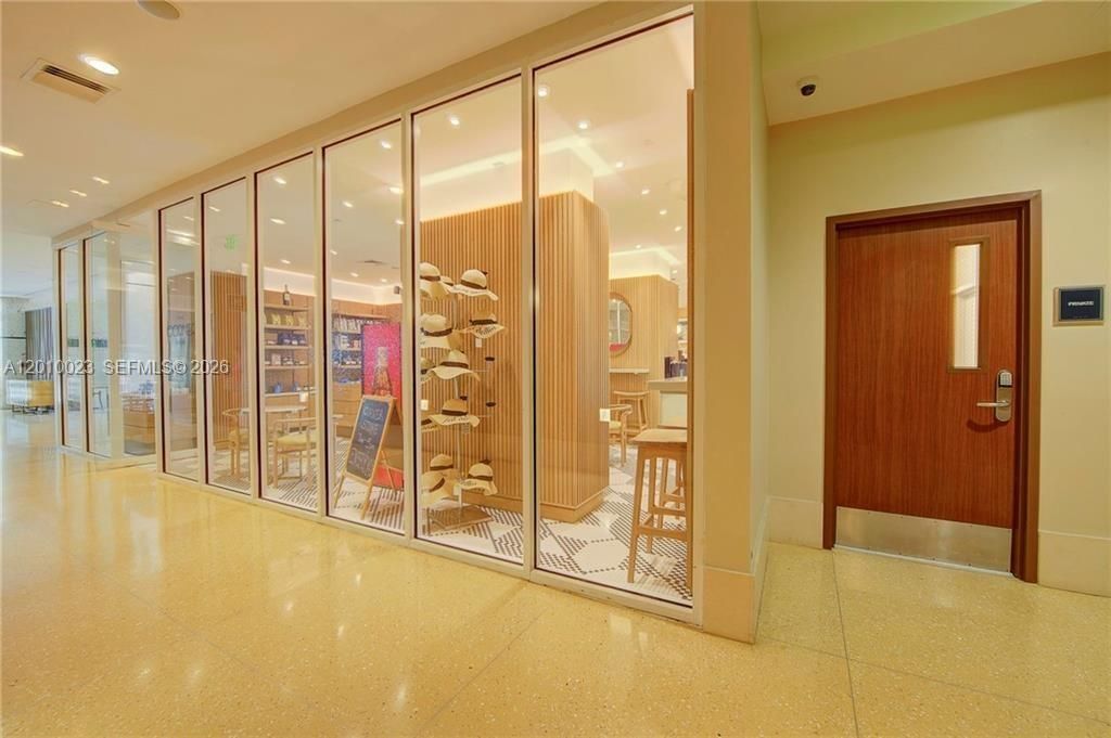 6899 Collins Ave, Unit 2208, Miami Beach, FL 33141 Photo