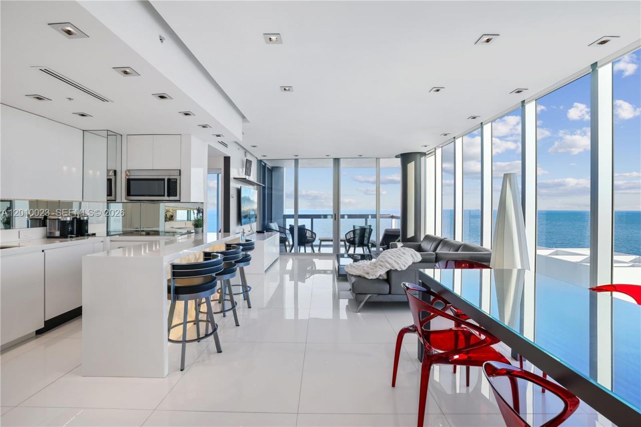 6899 Collins Ave, Unit 2208, Miami Beach, FL 33141 Photo