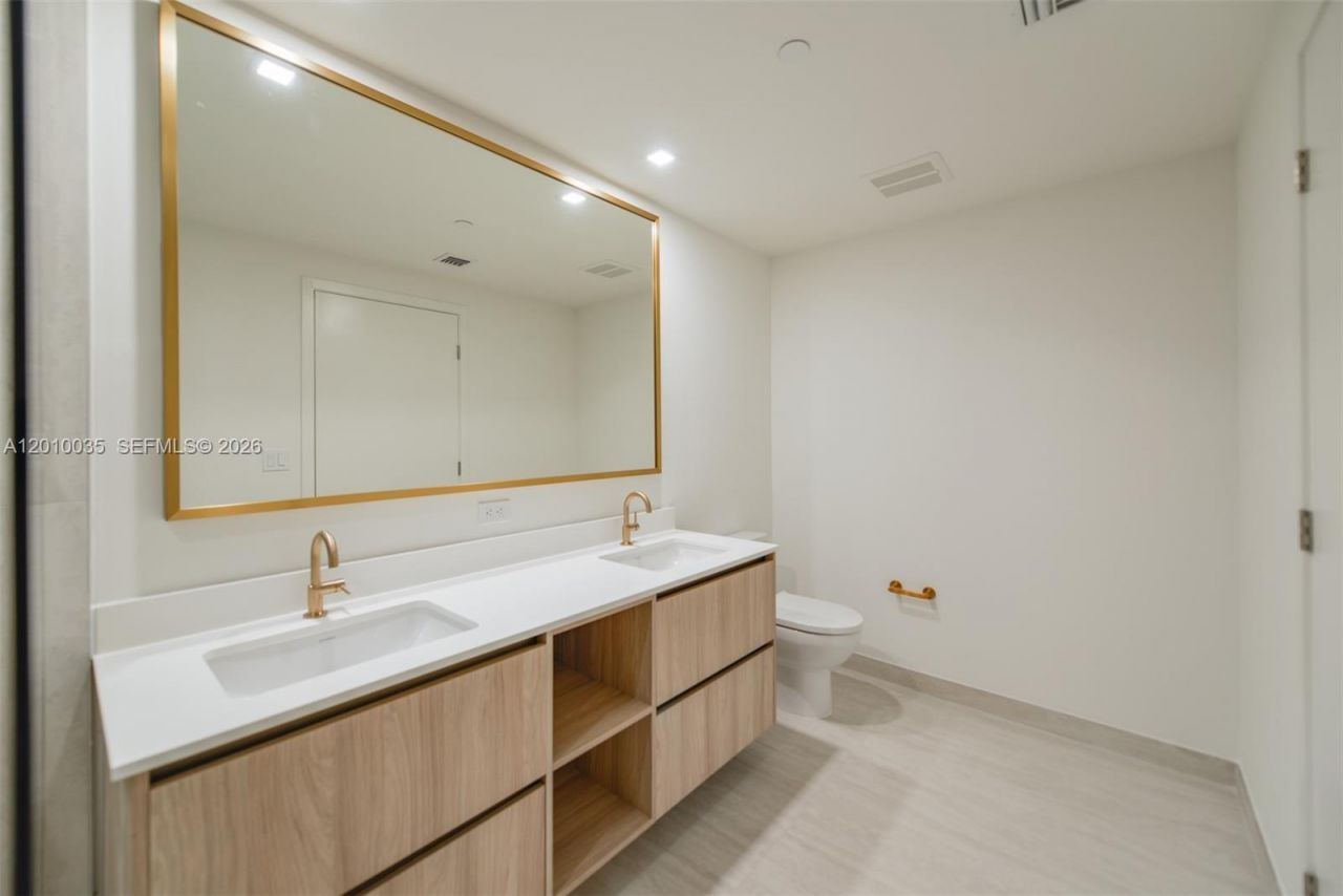 77 SE 5 Street, Unit 2603, Miami, FL 33131 Photo