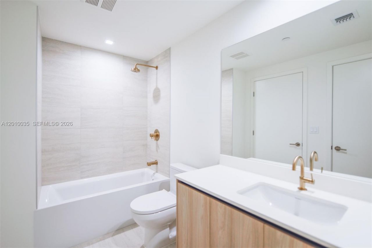 77 SE 5 Street, Unit 2603, Miami, FL 33131 Photo