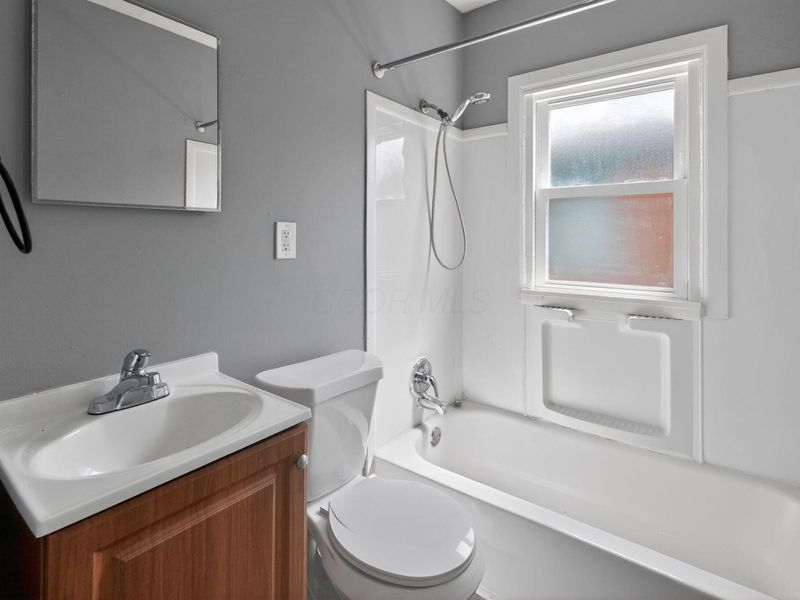 669 S Hampton Road , Columbus, OH 43213 Photo 20