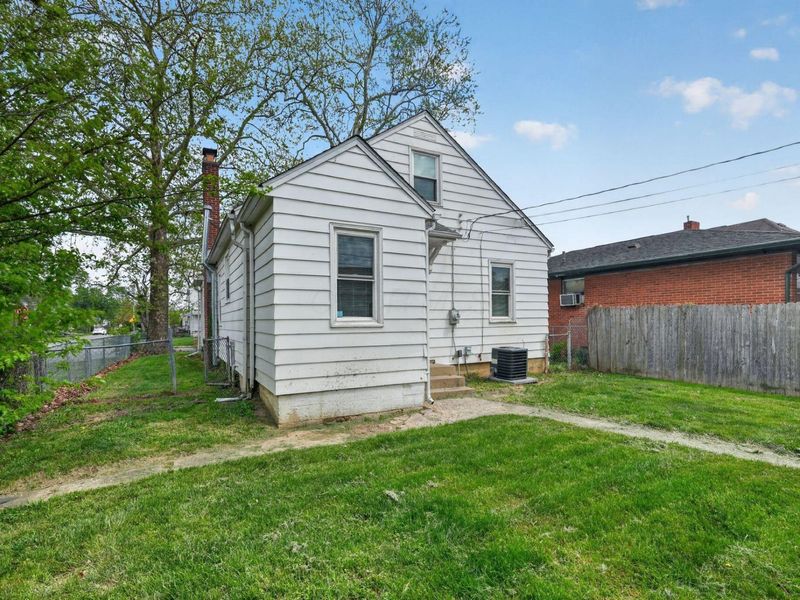 669 S Hampton Road , Columbus, OH 43213 Photo 5