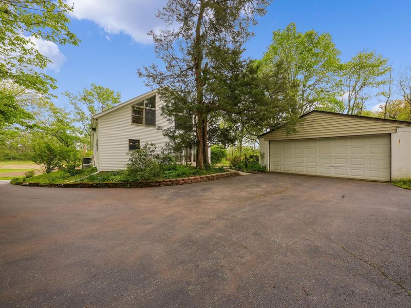 7770 Bale Kenyon Road, Lewis Center, OH 43035 Photo 6