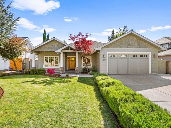 1054 Pumpkin Ridge Drive, Eagle Point, OR 97524