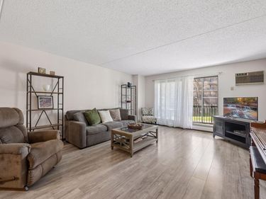 10531 Cedar Lake Road, Unit 212, Minnetonka, MN 55305