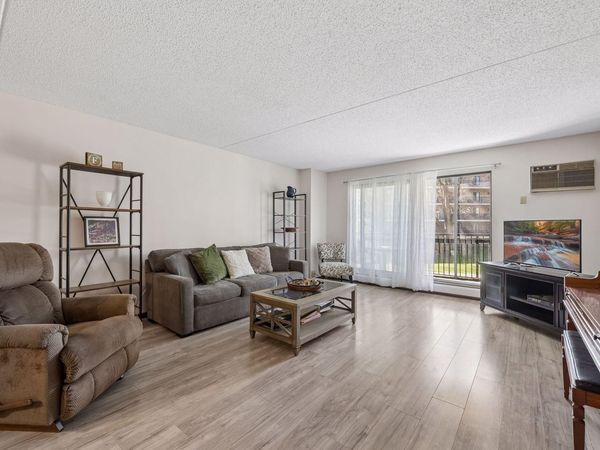 10531 Cedar Lake Road, Unit 212, Minnetonka, MN 55305